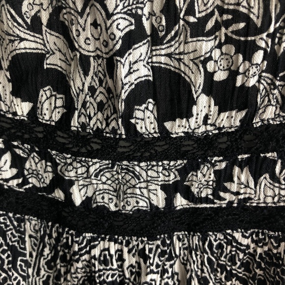 NWOT Aqua Cropped Paisley Sleeveless Top - Picture 3 of 6